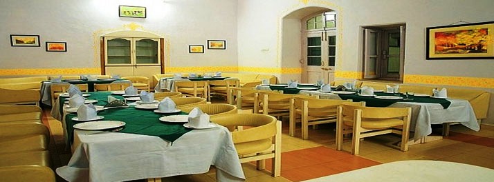 2498/Amaltas Hotel - Pachmarhi 04.jpg